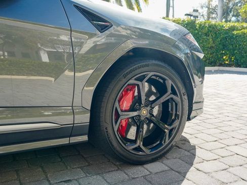 Used 2019 Lamborghini Urus AWD/4WD image 49