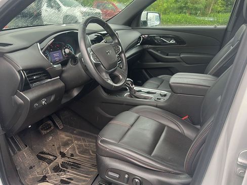 Used 2022 Chevrolet Traverse RS w/ LPO, Floor Liner Package AWD/4WD image 7