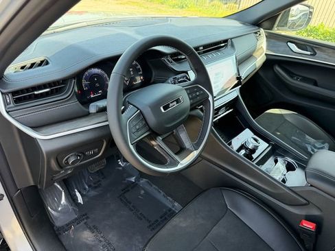 New 2026 Jeep Grand Cherokee 4WD image 11