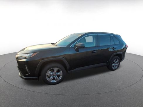 Used 2025 Toyota RAV4 LE image 4