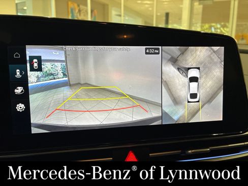 Used 2024 Hyundai Elantra Limited FWD image 21