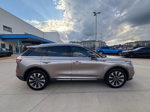 Used 2020 Lincoln Corsair Reserve w/ Elements Package image 9