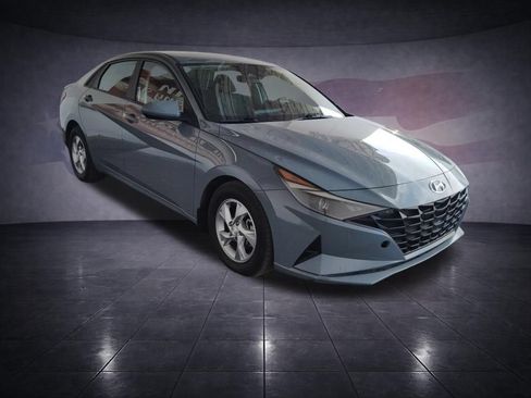 Used 2021 Hyundai Elantra SE FWD image 7