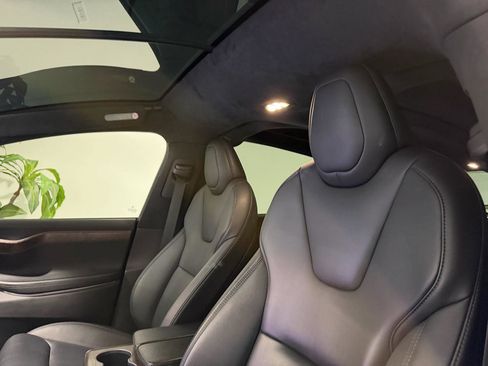 Used 2020 Tesla Model X Long Range image 11