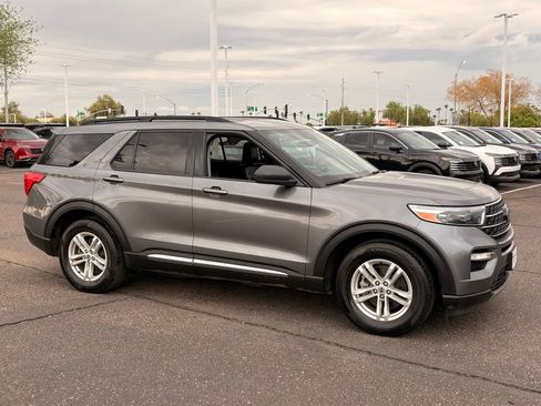 Used 2023 Ford Explorer XLT w/ Equipment Group 202A RWD image 8
