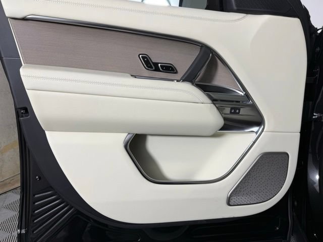 New 2026 Land Rover Range Rover Long Wheelbase Autobiography AWD/4WD image 12