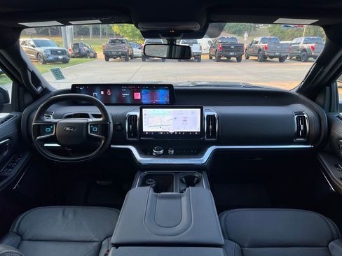 New 2025 Ford Expedition Platinum w/ Stealth Performance Package image 13