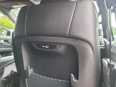 New 2027 Chrysler Pacifica Select FWD image 10