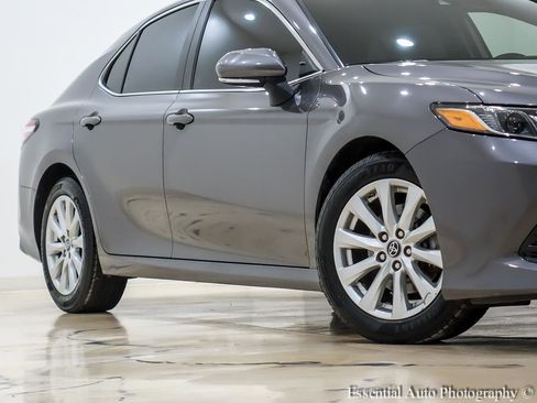 Used 2019 Toyota Camry LE w/ Convenience Package image 4