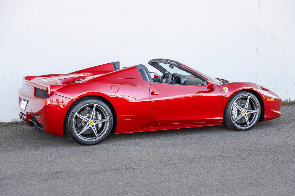 Used 2012 Ferrari 458 Spider RWD image 5