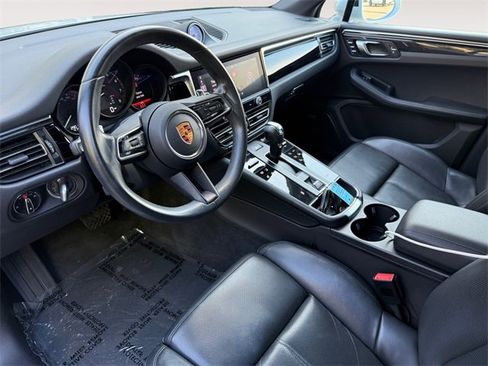 Used 2023 Porsche Macan image 14
