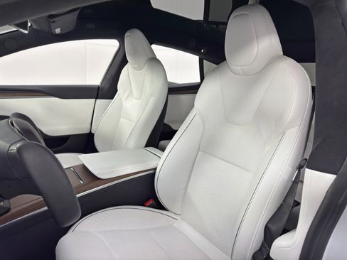 Used 2021 Tesla Model S Plaid image 40