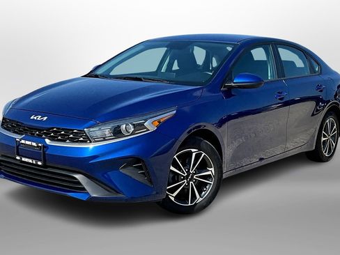 Used 2023 Kia Forte LXS image 12