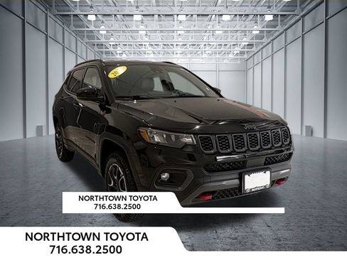 Used 2024 Jeep Compass Trailhawk AWD/4WD image 29