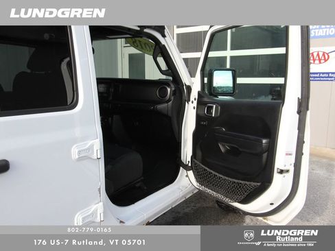 Used 2018 Jeep Wrangler Unlimited Sport S image 8