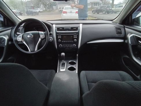 Used 2015 Nissan Altima 2.5 S w/ Sport Value Package image 9