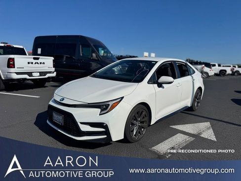 Used 2024 Toyota Corolla SE FWD image 1
