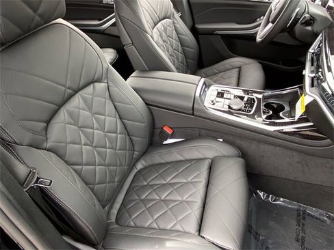 New 2025 BMW X7 xDrive40i w/ M Sport Package image 11