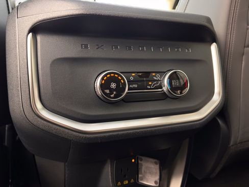 New 2025 Ford Expedition Active RWD image 77
