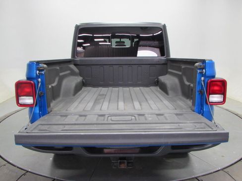 Used 2023 Jeep Gladiator Sport AWD/4WD image 11