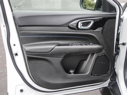 New 2026 Jeep Compass Limited image 19