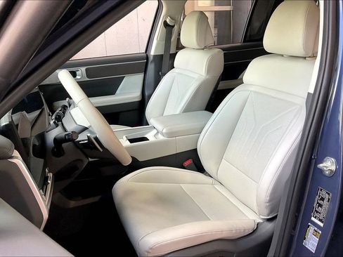 Used 2025 Hyundai Santa Fe SEL AWD/4WD image 3
