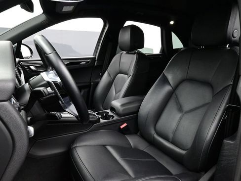 Certified 2020 Porsche Macan AWD/4WD image 5