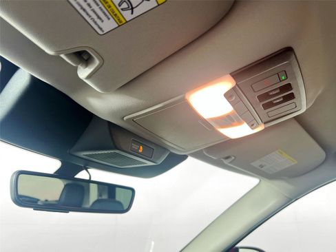 Used 2025 Nissan Pathfinder SL w/ SL Premium Package image 12