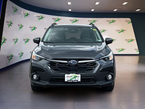 Used 2025 Subaru Crosstrek 2.0i Premium image 2