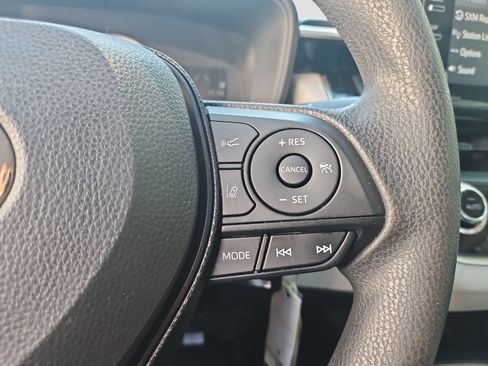 Used 2021 Toyota Corolla LE FWD image 26