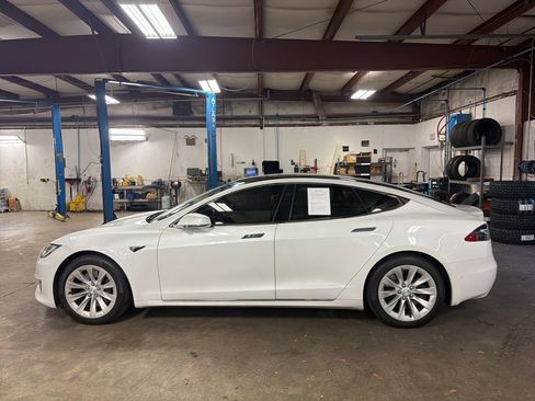 Used 2019 Tesla Model S 100D image 2