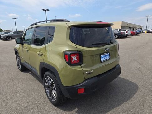 Used 2015 Jeep Renegade Latitude w/ Popular Equipment Group AWD/4WD image 8
