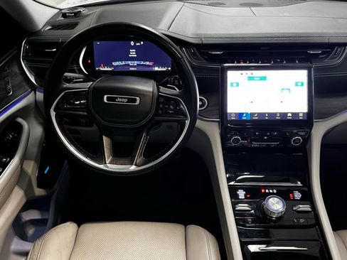 Certified 2022 Jeep Grand Cherokee L Overland w/ Luxury Tech Group IV image 13