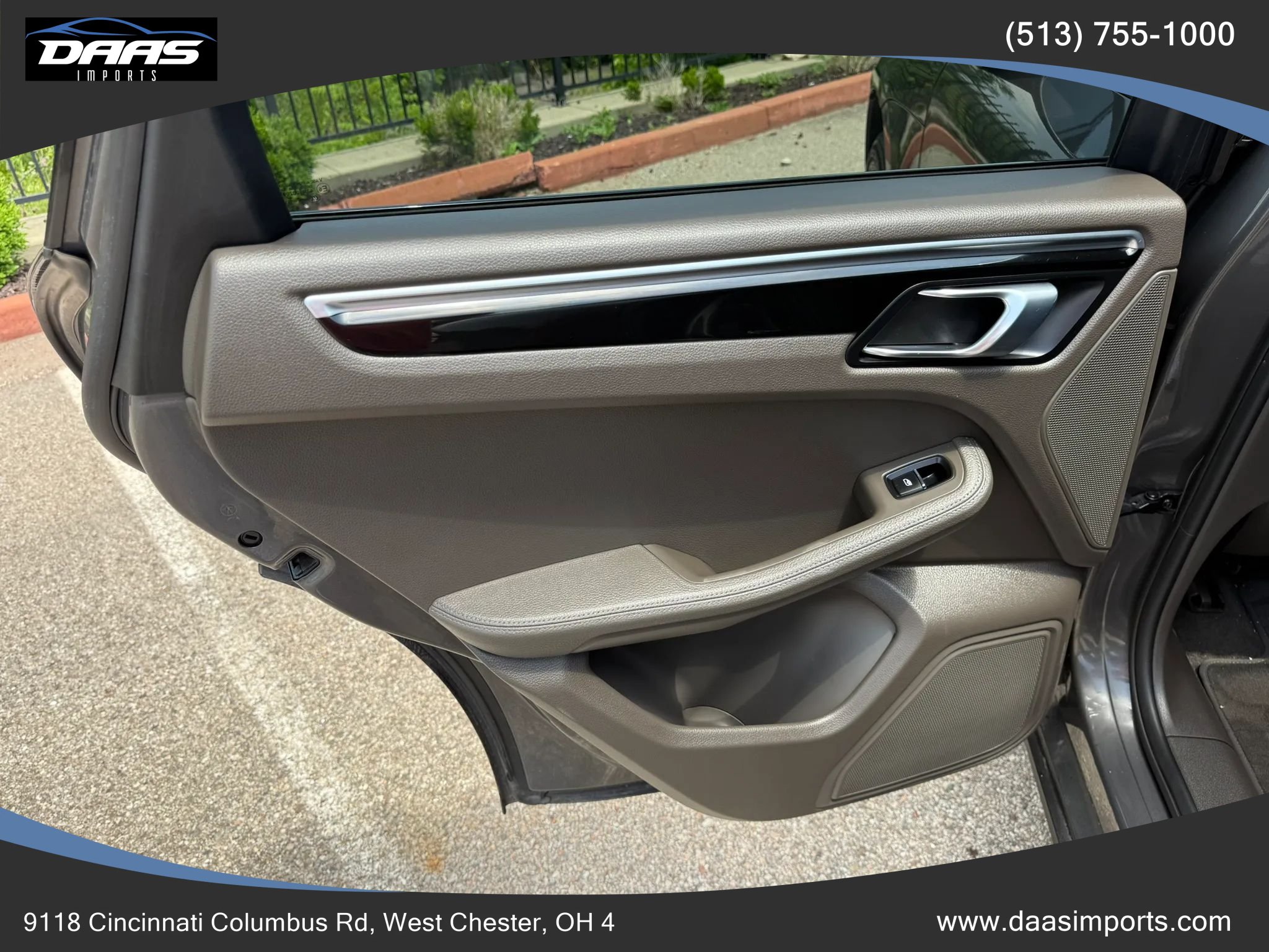 Used 2018 Porsche Macan AWD/4WD image 23