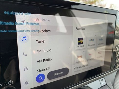 Used 2025 Toyota Camry SE image 24