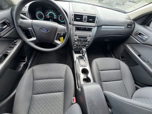 Used 2010 Ford Fusion SE FWD image 9