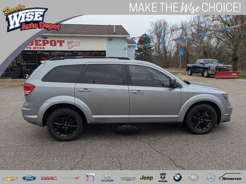 Used 2020 Dodge Journey SE w/ SE Popular Equipment Group image 2