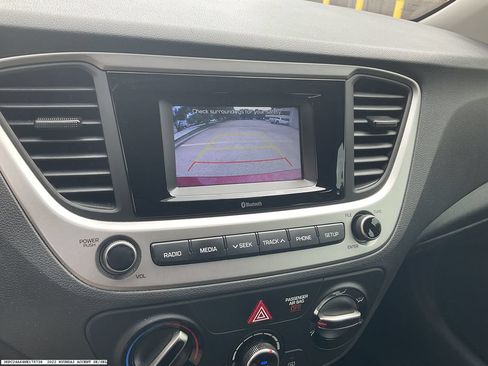 Used 2022 Hyundai Accent SE w/ Cargo Package FWD image 8