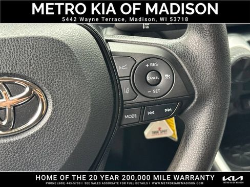 Used 2021 Toyota RAV4 LE AWD/4WD image 20