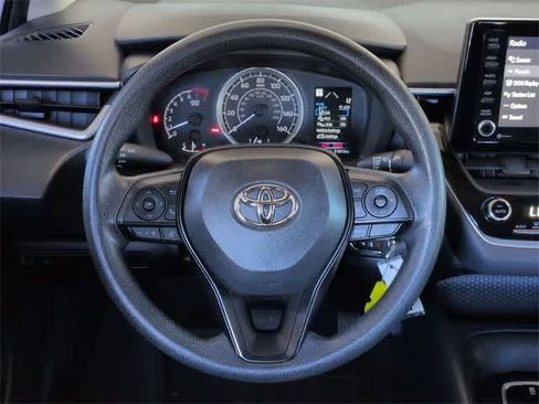 Used 2022 Toyota Corolla LE image 23