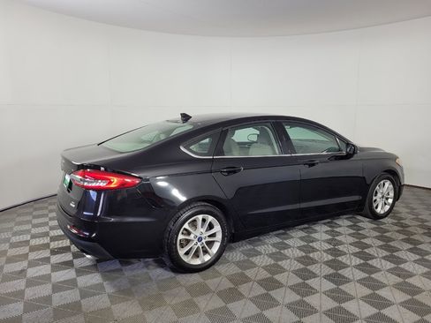 Used 2019 Ford Fusion SE FWD image 10