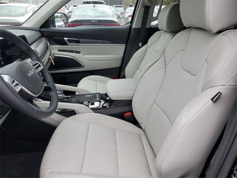 New 2025 Kia Telluride EX w/ EX Captain's Chair Package image 14