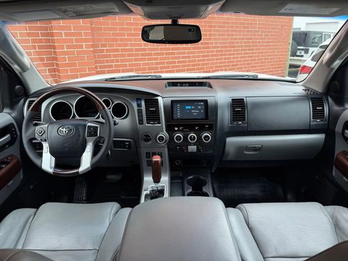 Used 2014 Toyota Sequoia Platinum image 9