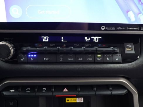 Used 2024 Toyota Tundra Limited image 27