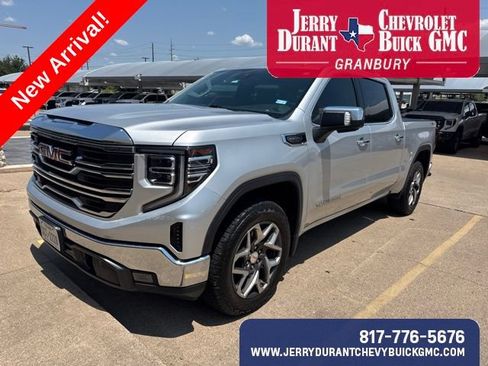Used 2022 GMC Sierra 1500 SLT w/ SLT Convenience Package AWD/4WD image 1