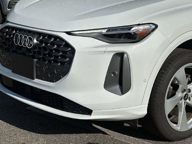 Certified 2025 Audi Q5 Premium AWD/4WD image 8