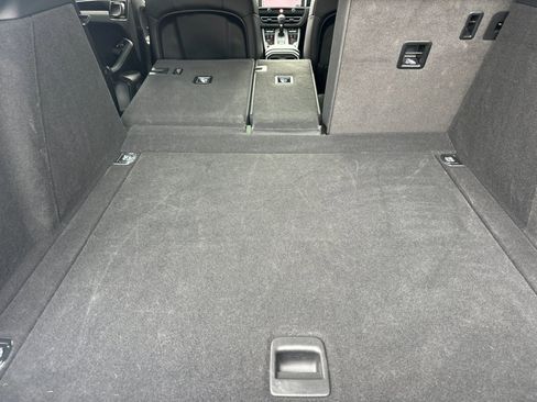 Used 2022 Porsche Macan image 15