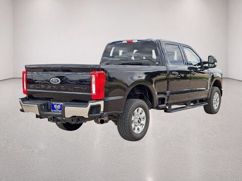 Used 2024 Ford F250 XLT AWD/4WD image 5