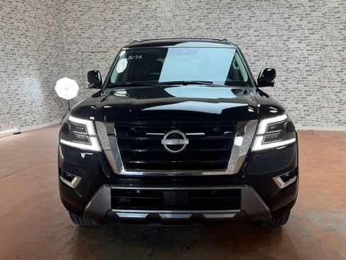 Used 2022 Nissan Armada SL w/ Captain's Chairs Package image 2