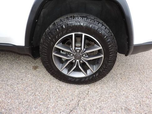 Used 2022 Jeep Grand Cherokee Limited AWD/4WD image 17